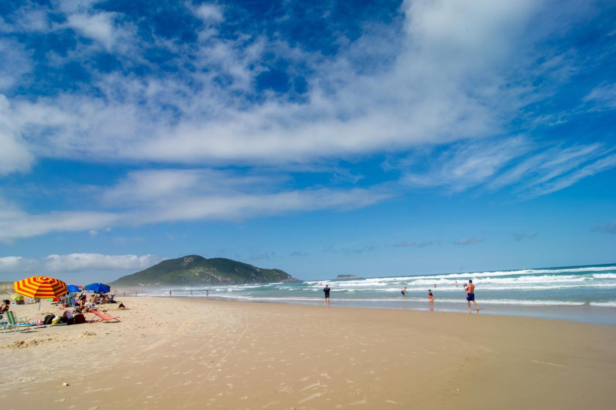 Casa Praiana Poucos Passos Do Mar, Santinho Ab9757 *